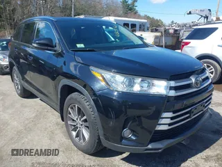 2019 Toyota Highlander SE z VIN 5TDJZRFHXKS592342, wystawiony jako IAAI lot #41803561 z przebiegiem 62 440 mil mil oraz . Historia ofert i sprzedaży dostępna na DreamBid. Obrazek 1.