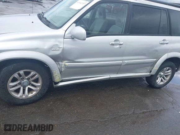 2006 Suzuki XL-7 LX with VIN JS3TX92V164107552, listed as a IAAI auction lot 41934757 with 158,985 mi miles. Bid and sale history available at carsss.com. Image 6.
