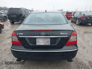 2008 Mercedes-Benz E 350 Luxury z VIN WDBUF87X68B340575, wystawiony jako IAAI lot #41682910 z przebiegiem 117 665 mil mil oraz . Historia ofert i sprzedaży dostępna na DreamBid. Obrazek 16.