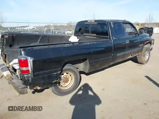 2001 Dodge 2500 z VIN 3B7KF23631G718044, wystawiony jako IAAI lot #41834498 z przebiegiem 154 515 mil mil oraz . Historia ofert i sprzedaży dostępna na DreamBid. Obrazek 4.