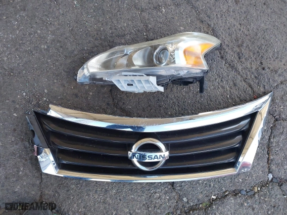 2015 Nissan Altima 2.5 SV with VIN 1N4AL3AP1FC169188, listed as a IAAI auction lot 41274644 with 82,222 mi miles. Bid and sale history available at carsss.com. Image 12.