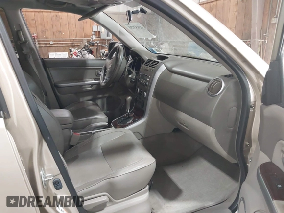 2006 Suzuki Grand Vitara Luxury with VIN JS3TD947464102420, listed as a IAAI auction lot 42453730 with 135,370 mi miles and . Bid and sale history available at DreamBid. Image 5.