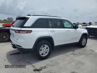 2025 Jeep Grand Cherokee Altitude with VIN 1C4RJGAGXSC281508, listed as a Copart auction lot 64841415 with 2,231 mi miles and Salvage title. Bid and sale history available at DreamBid. Image 3.