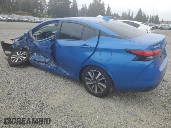 2021 Nissan Versa SV z VIN 3N1CN8EV1ML864794, wystawiony jako Copart lot #56690095 z przebiegiem 64 803 mil mil oraz Szkoda całkowita • Salvage title. Historia ofert i sprzedaży dostępna na DreamBid. Obrazek 2.