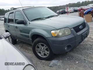 2006 Ford Escape XLT with VIN 1FMYU03Z66KC72563, listed as a IAAI auction lot 41204974 with 249,149 mi miles. Bid and sale history available at carsss.com. Image 1.