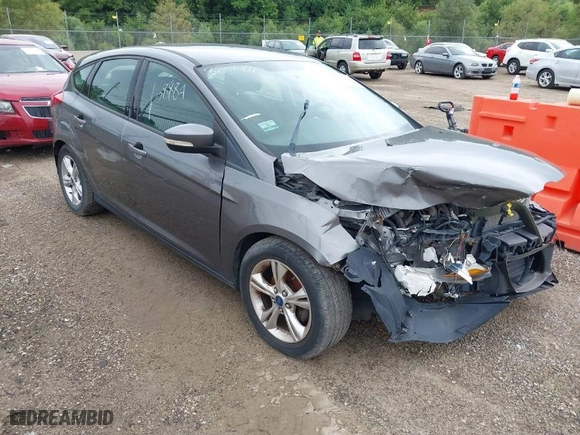 2013 Ford Focus SE with VIN 1FADP3K2XDL160734, listed as a IAAI auction lot 39953479 with 138,083 mi miles. Bid and sale history available at carsss.com. Image 1.