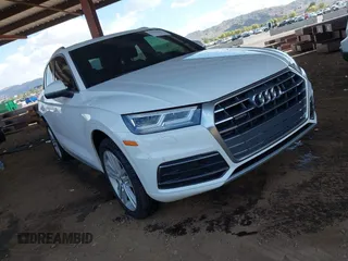 2018 Audi Q5 Premium Plus with VIN WA1BNAFY2J2218812, listed as a IAAI auction lot 41966425 with 67,530 mi miles. Bid and sale history available at carsss.com. Image 1.