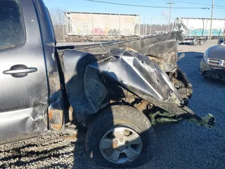 2013 Toyota Tacoma with VIN 5TFMU4FN1DX016785, listed as a IAAI auction lot 41364476 with 1 mi miles. Bid and sale history available at carsss.com. Image 6.
