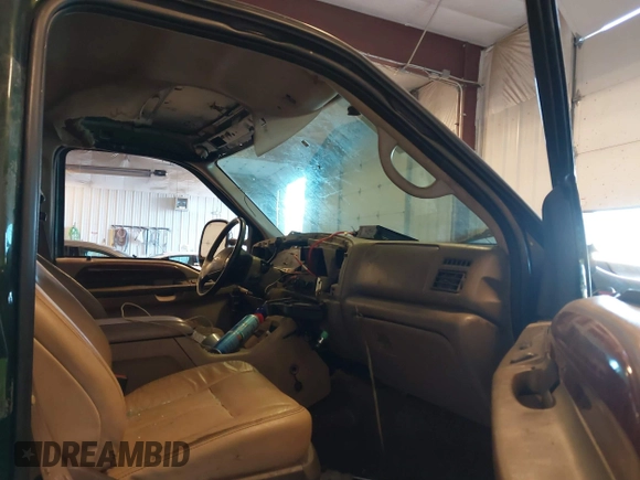 2000 Ford F-350 XL with VIN 1FTSW31F0YEE20738, listed as a IAAI auction lot 41644385 with 380,966 mi miles and . Bid and sale history available at DreamBid. Image 5.