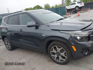 2022 Kia Seltos EX z VIN KNDERCAA3N7237293, wystawiony jako IAAI lot #42363349 z przebiegiem 45 857 mil mil oraz . Historia ofert i sprzedaży dostępna na DreamBid. Obrazek 14.