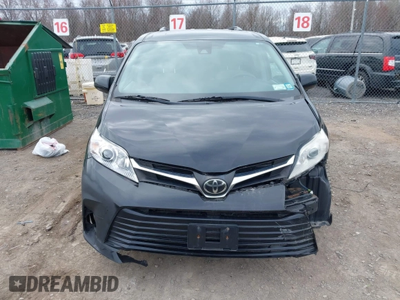 2018 Toyota Sienna LE Auto Access Seat with VIN 5TDKZ3DC8JS929730, listed as a IAAI auction lot 41898547 with 88,043 mi miles. Bid and sale history available at carsss.com. Image 12.