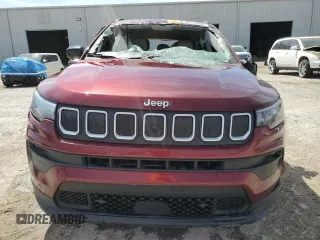 2022 Jeep Compass Latitude with VIN 3C4NJDBB3NT122001, listed as a Copart auction lot 49151555 with 92,165 mi miles and Salvage title. Bid and sale history available at DreamBid. Image 5.