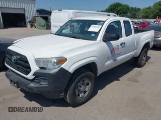 2017 Toyota Tacoma SR z VIN 5TFRX5GN7HX077159, wystawiony jako IAAI lot #42006928 z przebiegiem 92 121 mil mil oraz . Historia ofert i sprzedaży dostępna na DreamBid. Obrazek 17.