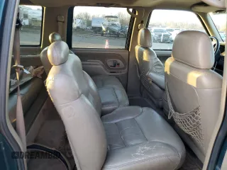 1997 GMC Suburban with VIN 3GKFK16RXVG513571, listed as a Copart auction lot 82086924 with 190,142 mi miles and Salvage title. Bid and sale history available at DreamBid. Image 10.