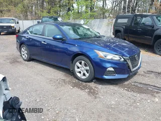 2019 Nissan Altima 2.5 S with VIN 1N4BL4BV4KC107074, listed as a IAAI auction lot 41972584 with 112,607 mi miles. Bid and sale history available at carsss.com. Image 1.