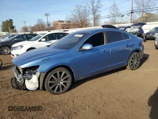 2015 Volvo S60 T5 Premier with VIN YV1612TKXF2359511, listed as a Copart auction lot 48884295 with 96,053 mi miles and Salvage Title. Bid and sale history available at carsss.com. Image 1.