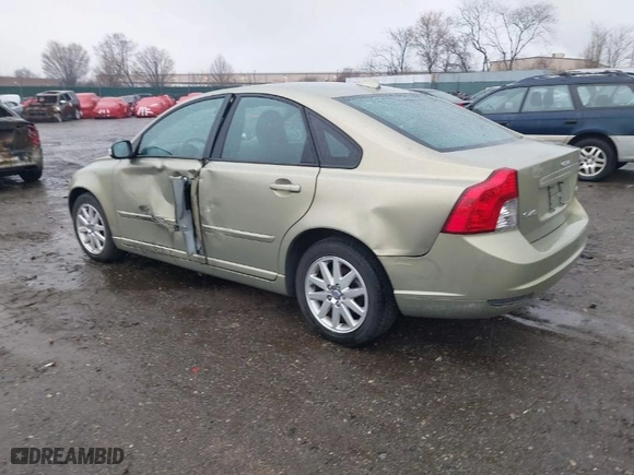 2008 Volvo S40 2.4L with VIN YV1MS382582395774, listed as a IAAI auction lot 41853086 with 94,921 mi miles. Bid and sale history available at carsss.com. Image 3.