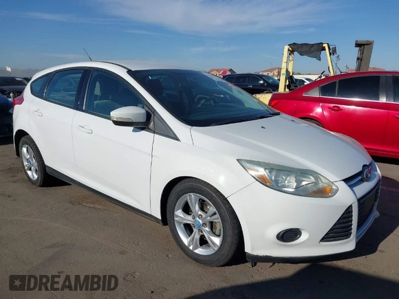 2013 Ford Focus SE with VIN 1FADP3K24DL280819, listed as a IAAI auction lot 41991923 with 228,158 mi miles. Bid and sale history available at carsss.com. Image 1.