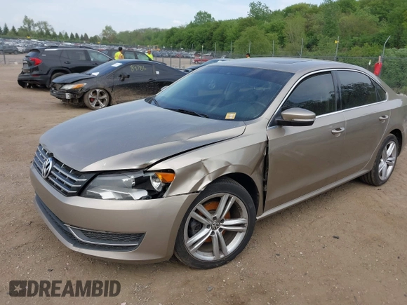 2015 Volkswagen Passat SE z VIN 1VWBV7A3XFC015671, wystawiony jako IAAI lot #41809970 z przebiegiem 192 712 mil mil oraz . Historia ofert i sprzedaży dostępna na DreamBid. Obrazek 2.