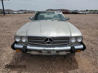 1987 Mercedes-Benz 560 SL z VIN WDBBA48D0HA061731, wystawiony jako Copart lot #56622425 z przebiegiem 121 214 mil mil oraz Czysty tytuł • Clean title. Historia ofert i sprzedaży dostępna na DreamBid. Obrazek 5.