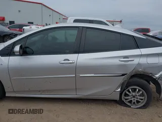 2017 Toyota Prius Two with VIN JTDKARFU7H3531159, listed as a IAAI auction lot 41282942 with 98,146 mi miles. Bid and sale history available at carsss.com. Image 15.