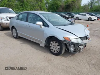 2010 Honda Civic z VIN 19XFA1E37AE011120, wystawiony jako IAAI lot #42123347 z przebiegiem 61 881 mil mil oraz . Historia ofert i sprzedaży dostępna na DreamBid. Obrazek 1.