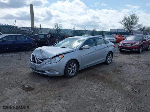 2013 Hyundai Sonata SE with VIN 5NPEC4AC9DH549041, listed as a IAAI auction lot 41900127 with 142,265 mi miles. Bid and sale history available at carsss.com. Image 2.