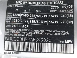 2010 Mercedes-Benz GLK GLK 350 with VIN WDCGG8HB4AF399020, listed as a IAAI auction lot 42180015 with 313,310 mi miles. Bid and sale history available at carsss.com. Image 9.