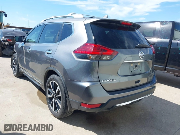 2017 Nissan Rogue SL z VIN 5N1AT2MT8HC749372, wystawiony jako IAAI lot #41622839 z przebiegiem 90 638 mil mil oraz . Historia ofert i sprzedaży dostępna na DreamBid. Obrazek 3.
