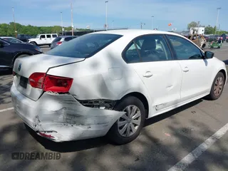 2013 Volkswagen Jetta S с VIN 3VW2K7AJ7DM352611, выставлен на аукционе IAAI как лот 42230997 с пробегом 149 179 миль миль и . История ставок и продаж доступна на DreamBid. Изображение 6.
