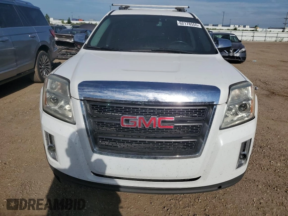 2013 GMC Terrain SLT z VIN 2GKALUEK7D6327980, wystawiony jako Copart lot #62178555 z przebiegiem 158 257 mil mil oraz Czysty tytuł • Clean title. Historia ofert i sprzedaży dostępna na DreamBid. Obrazek 5.