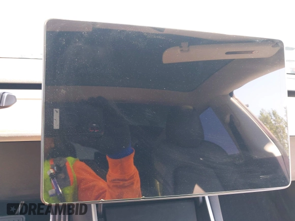 2020 Tesla Model 3 Long Range z VIN 5YJ3E1EB3LF621348, wystawiony jako IAAI lot #42121895 z przebiegiem Nie podano mil oraz . Historia ofert i sprzedaży dostępna na DreamBid. Obrazek 7.