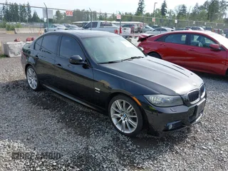 2011 BMW 3 Series 335i xDrive z VIN WBAPL5G56BNN22266, wystawiony jako IAAI lot #42444119 z przebiegiem 136 698 mil mil oraz . Historia ofert i sprzedaży dostępna na DreamBid. Obrazek 1.