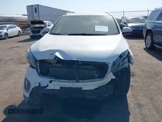 2016 Kia Sorento EX with VIN 5XYPHDA56GG015664, listed as a IAAI auction lot 40550549 with 163,190 mi miles. Bid and sale history available at carsss.com. Image 6.