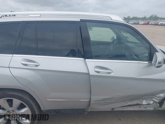 2011 Mercedes-Benz GLK 350 with VIN WDCGG5GB5BF574800, listed as a IAAI auction lot 41937786 with 61,521 mi miles and . Bid and sale history available at DreamBid. Image 13.