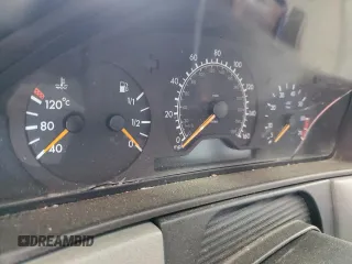 1999 Mercedes-Benz E 320 z VIN WDBJF65HXXA837426, wystawiony jako Copart lot #51084325 z przebiegiem Nie podano mil oraz Szkoda całkowita • Salvage title. Historia ofert i sprzedaży dostępna na DreamBid. Obrazek 9.