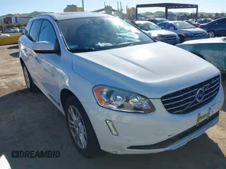 2015 Volvo XC60 T5 z VIN YV4612RK5F2690037, wystawiony jako IAAI lot #41670072 z przebiegiem 95 829 mil mil oraz . Historia ofert i sprzedaży dostępna na DreamBid. Obrazek 1.