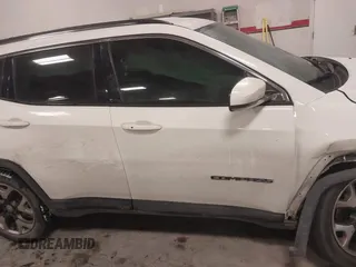 2019 Jeep Compass Limited with VIN 3C4NJCCB1KT662905, listed as a IAAI auction lot 41572268 with 105,377 mi miles. Bid and sale history available at carsss.com. Image 13.
