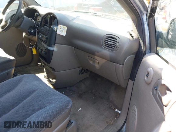 2003 Dodge Caravan SE with VIN 1D4GP253X3B101552, listed as a IAAI auction lot 42007148 with 278,745 mi miles. Bid and sale history available at carsss.com. Image 5.