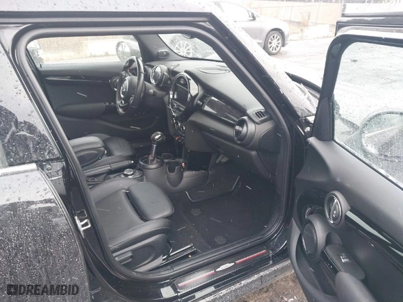 2018 MINI Hardtop 4 Door Cooper S with VIN WMWXU3C51J2F51149, listed as a IAAI auction lot 40905343 with 27926 miles. Bid and sale history available at carsss.com. Image 5.