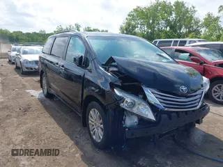 2017 Toyota Sienna XLE Auto Access Seat z VIN 5TDYZ3DC6HS875509, wystawiony jako IAAI lot #42367524 z przebiegiem 169 345 mil mil oraz . Historia ofert i sprzedaży dostępna na DreamBid. Obrazek 1.