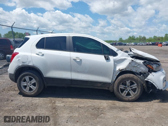 2020 Chevrolet Trax LS z VIN KL7CJKSB9LB051684, wystawiony jako IAAI lot #42279789 z przebiegiem 53 014 mil mil oraz . Historia ofert i sprzedaży dostępna na DreamBid. Obrazek 13.
