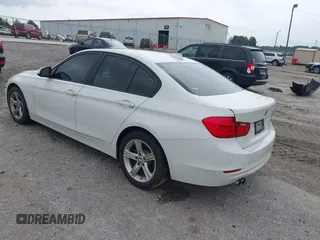 2015 BMW 3 Series 328i с VIN WBA3A5G59FNS87002, выставлен на аукционе IAAI как лот 42366574 с пробегом 173 359 миль миль и . История ставок и продаж доступна на DreamBid. Изображение 3.