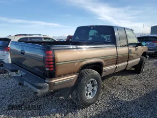 1997 GMC Sierra 1500 z VIN 2GTEK19R3V1548058, wystawiony jako Copart lot #45577845 z przebiegiem 229 738 mil mil oraz Szkoda całkowita • Salvage title. Historia ofert i sprzedaży dostępna na DreamBid. Obrazek 3.
