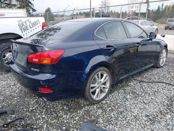 2006 Lexus IS 350 Auto with VIN JTHBE262762005593, listed as a IAAI auction lot 41632675 with 212,187 mi miles. Bid and sale history available at carsss.com. Image 4.