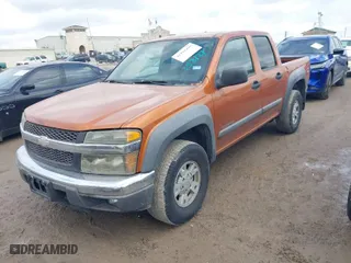 2005 Chevrolet Colorado 1SF LS Z71 with VIN 1GCDT136858153121, listed as a IAAI auction lot 41915498 with 195,131 mi miles. Bid and sale history available at carsss.com. Image 2.