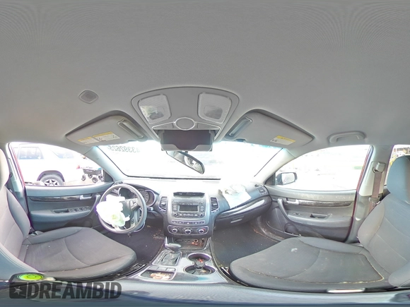 2015 Kia Sorento LX z VIN 5XYKTCA60FG603781, wystawiony jako Copart lot #43392625 z przebiegiem 84 344 mil mil oraz Szkoda całkowita • Salvage title. Historia ofert i sprzedaży dostępna na DreamBid. Obrazek 13.