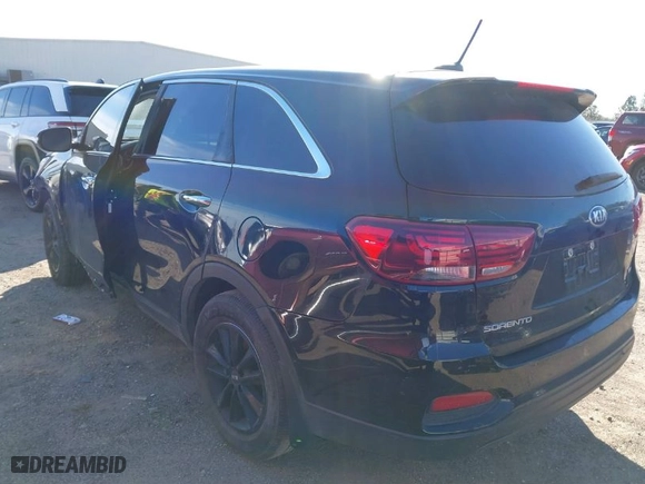 2019 Kia Sorento L with VIN 5XYPG4A37KG542090, listed as a IAAI auction lot 41226887 with 105,628 mi miles. Bid and sale history available at carsss.com. Image 3.