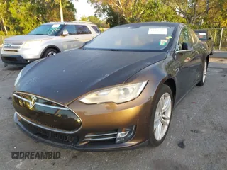 2014 Tesla Model S 60 z VIN 5YJSA1H19EFP51406, wystawiony jako IAAI lot #41561395 z przebiegiem Nie podano mil oraz . Historia ofert i sprzedaży dostępna na DreamBid. Obrazek 11.