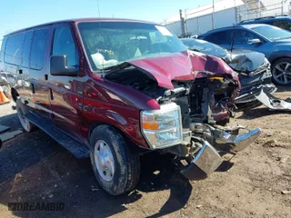 2008 Ford Econoline Wagon XL with VIN 1FBSS31L08DB09175, listed as a IAAI auction lot 41795288 with 184,996 mi miles. Bid and sale history available at carsss.com. Image 1.